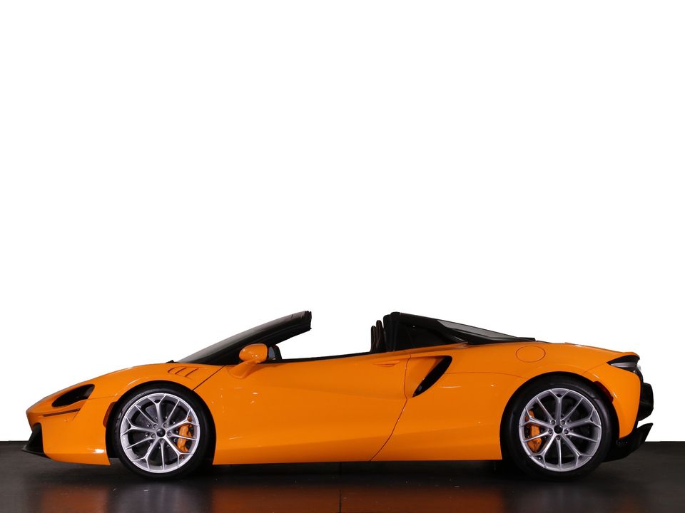 2025 McLaren Artura