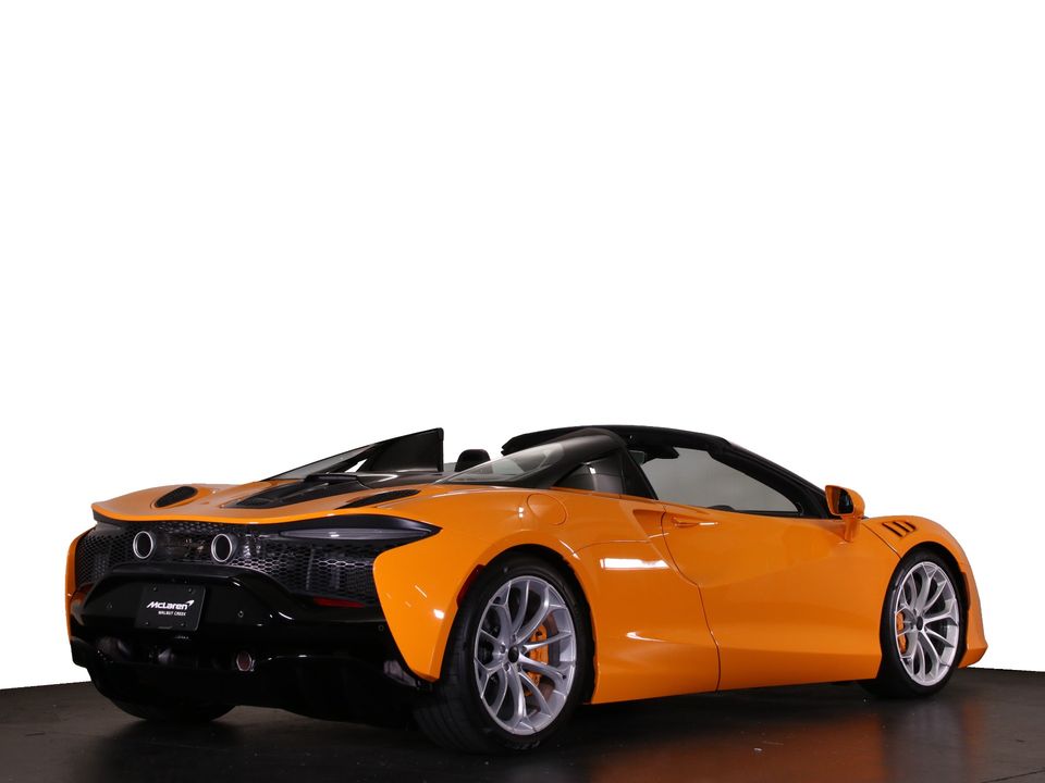 2025 McLaren Artura