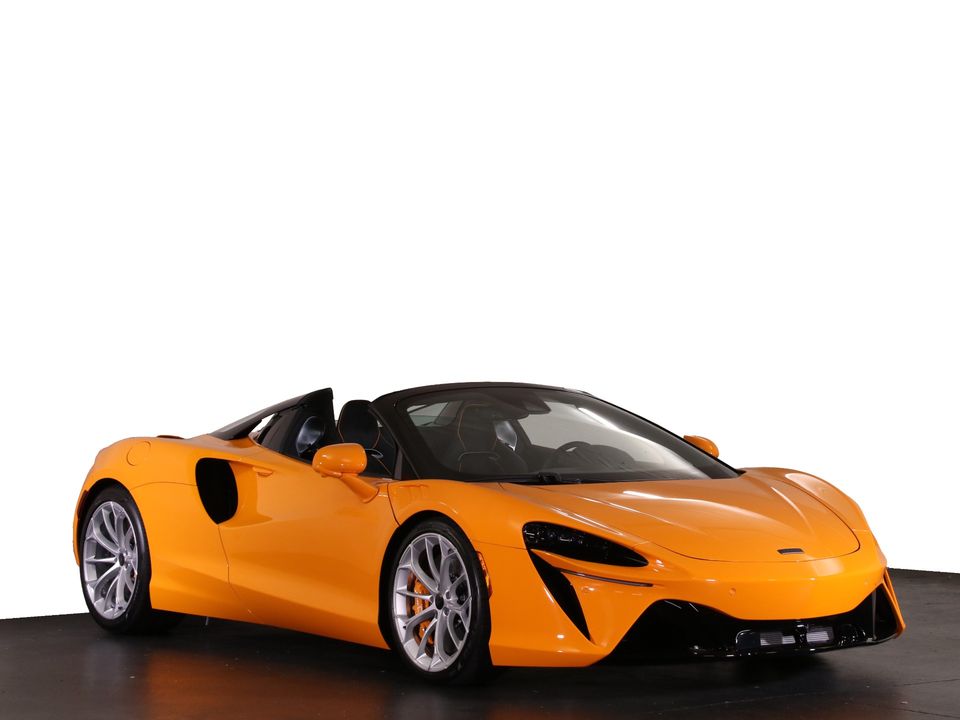 2025 McLaren Artura