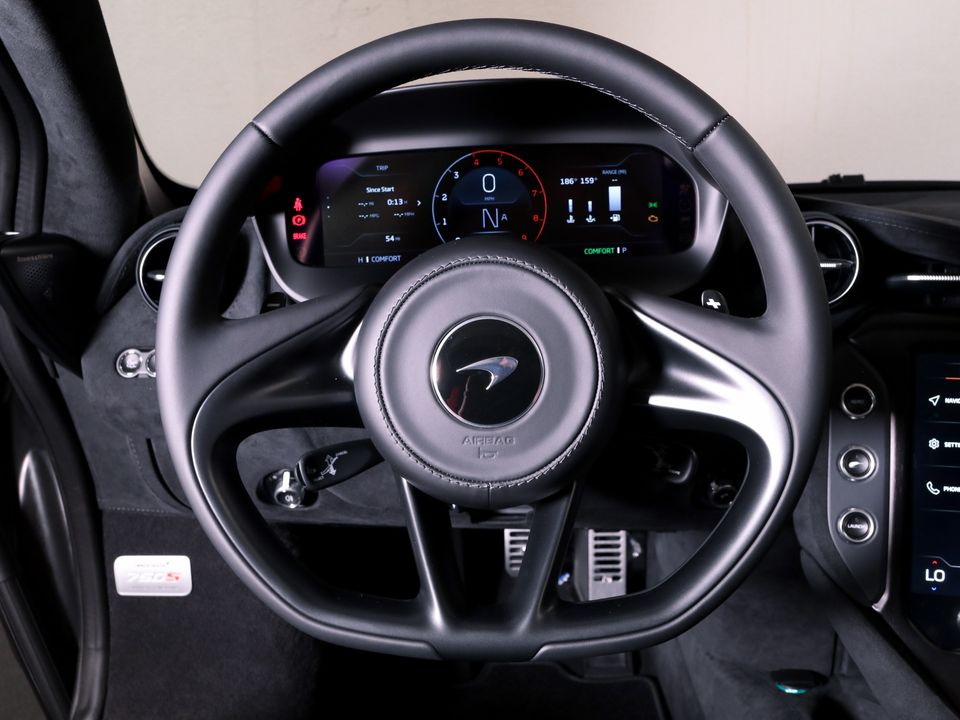 2025 McLaren 750S