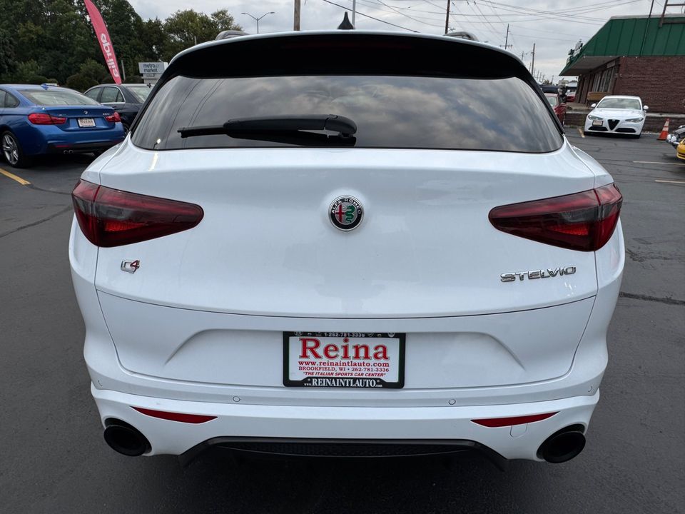 2022 Alfa Romeo Stelvio