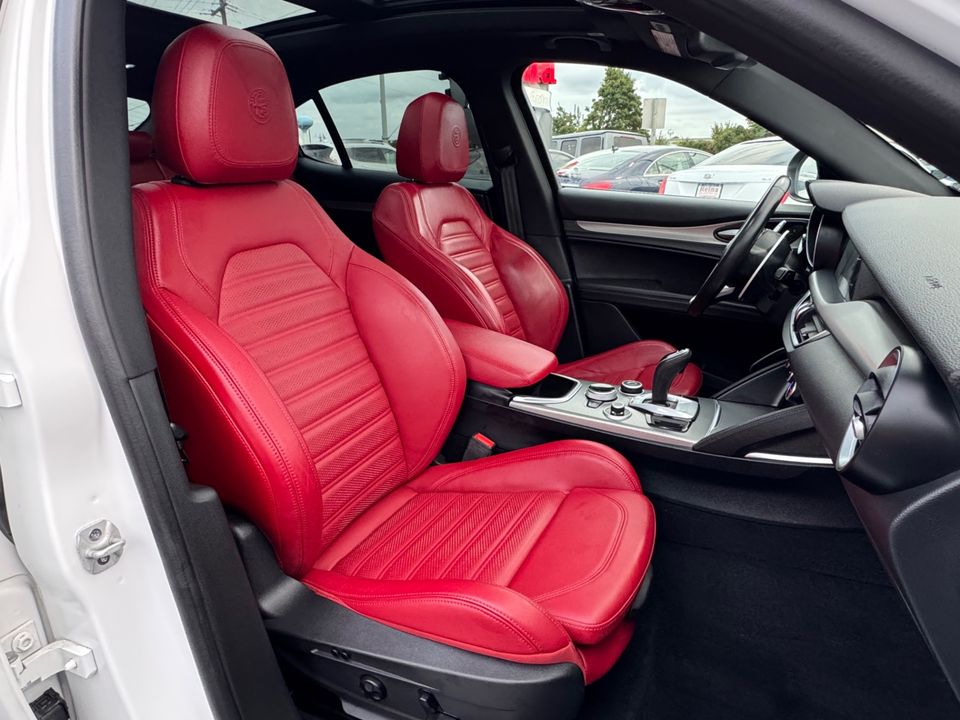 2022 Alfa Romeo Stelvio