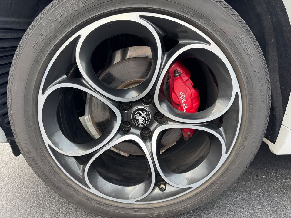 2022 Alfa Romeo Stelvio