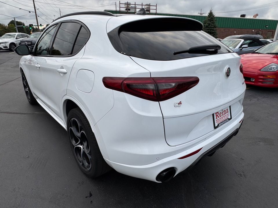 2022 Alfa Romeo Stelvio