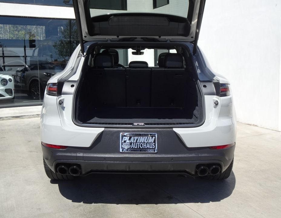 2023 Porsche Cayenne