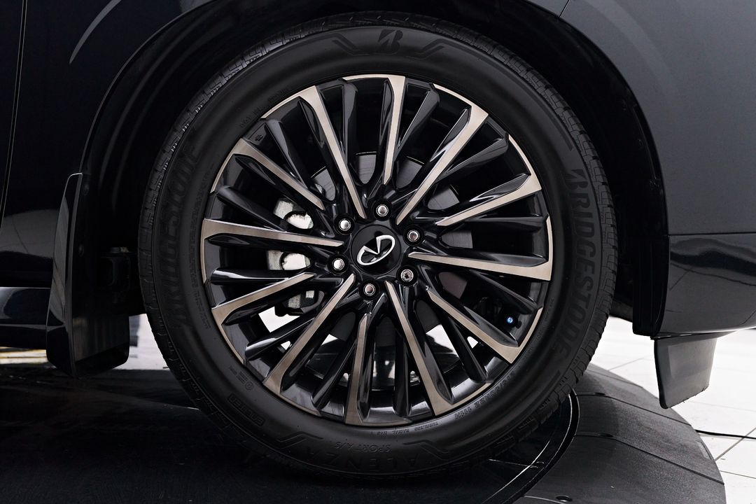 2025 INFINITI QX80