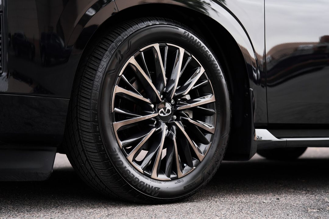 2025 INFINITI QX80