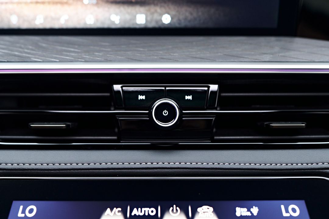 2025 INFINITI QX80
