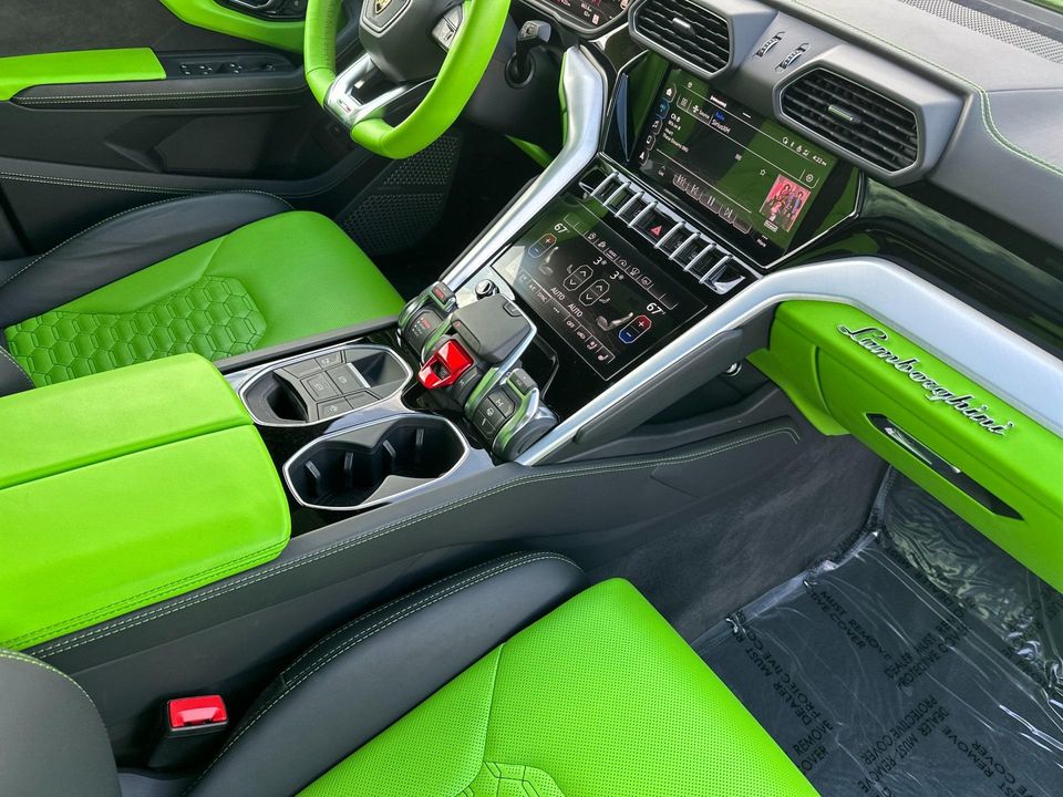 2022 Lamborghini Urus