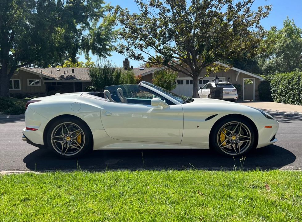 2015 Ferrari California T