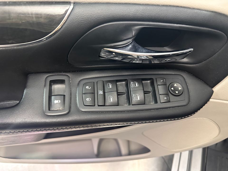2016 Chrysler Town and Country