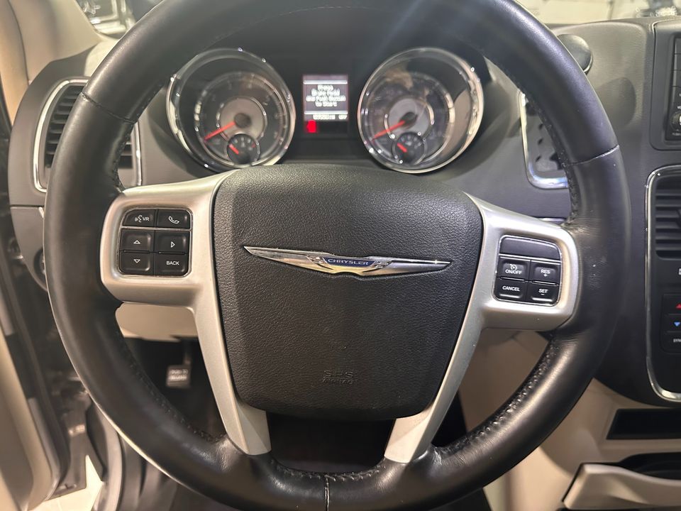 2016 Chrysler Town and Country