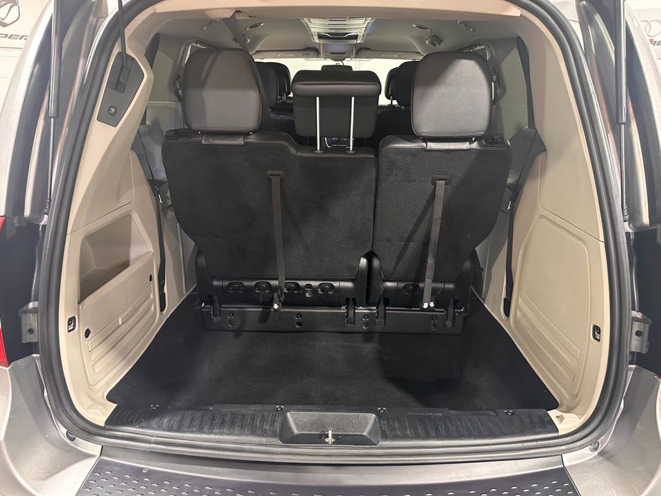 2016 Chrysler Town and Country