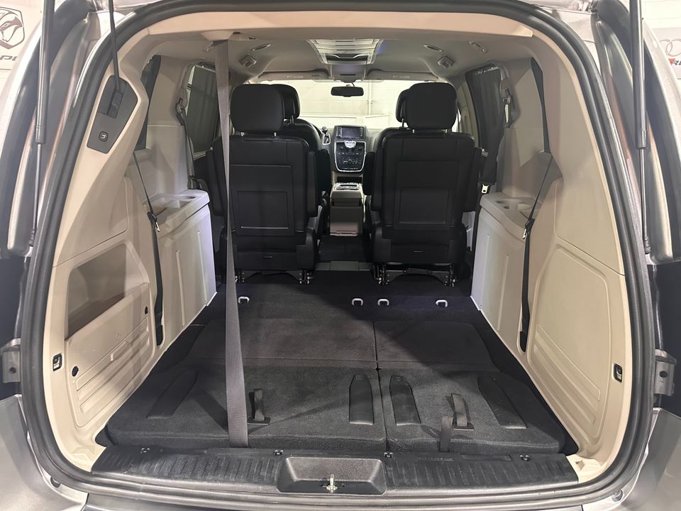 2016 Chrysler Town and Country