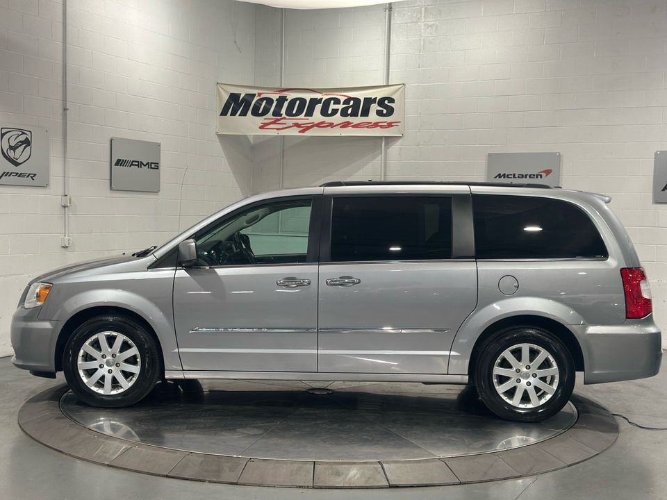 2016 Chrysler Town and Country