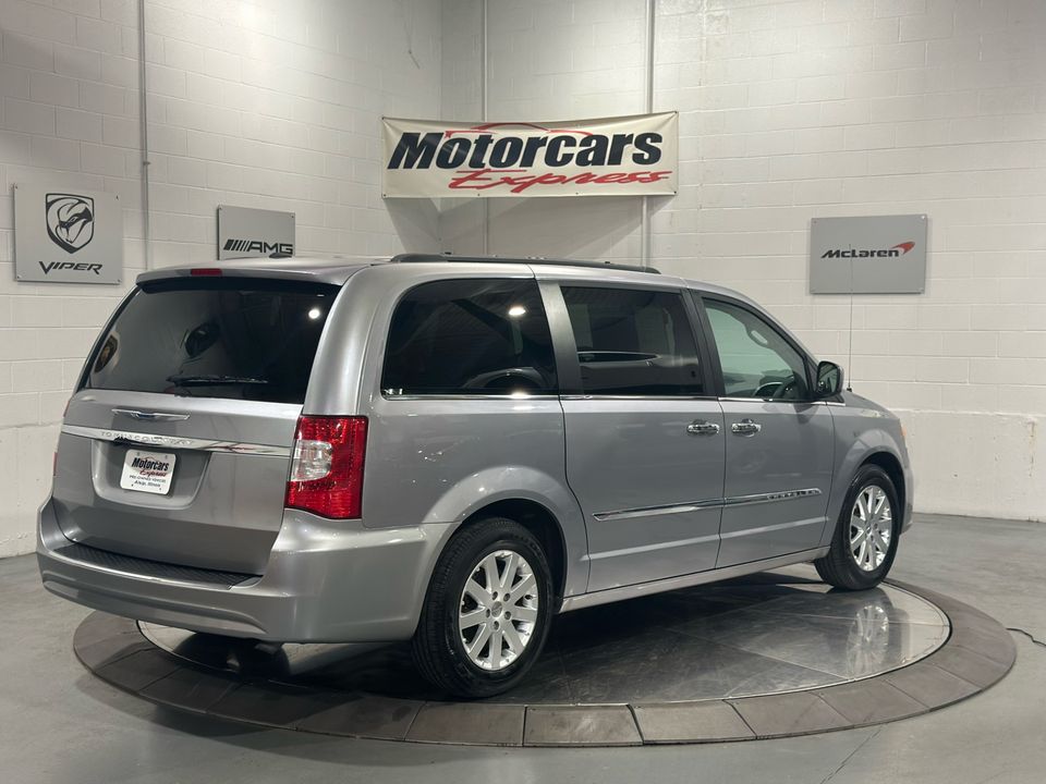 2016 Chrysler Town and Country