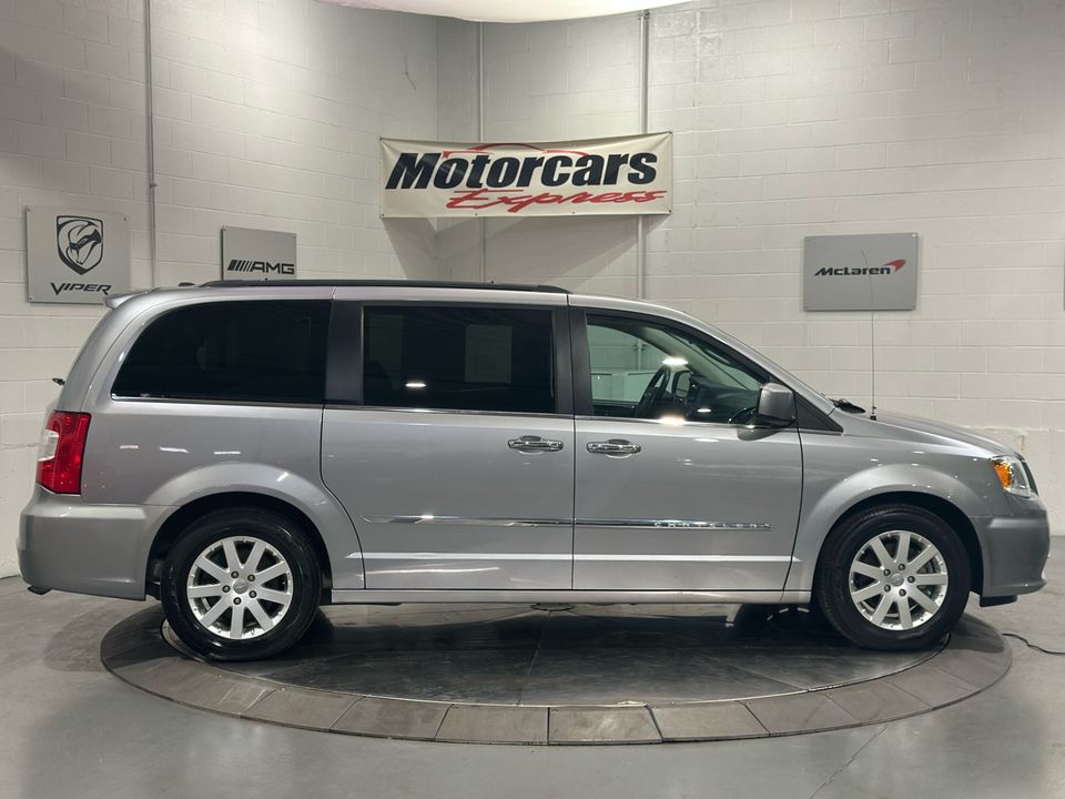 2016 Chrysler Town and Country