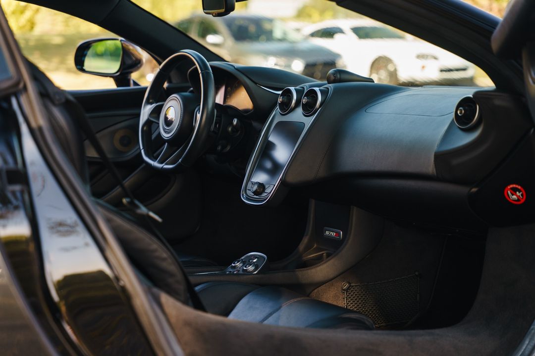 2016 MCLAREN 570S