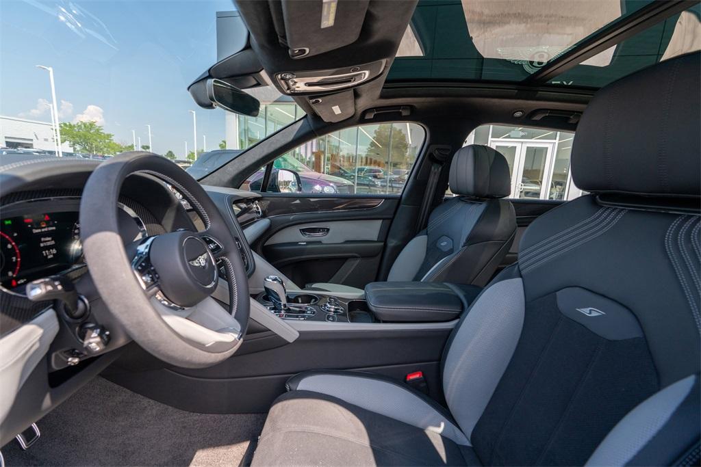 2025 Bentley Bentayga