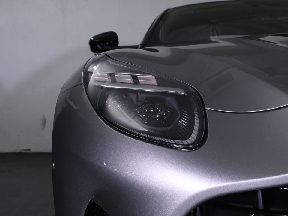 2025 Aston Martin DB12