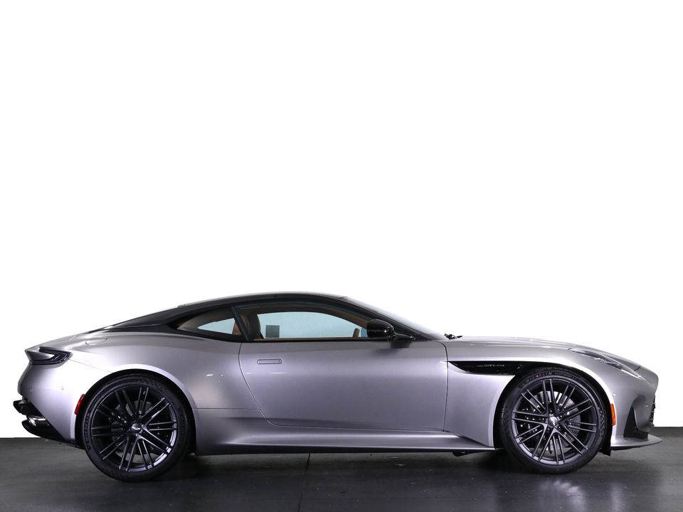 2025 Aston Martin DB12