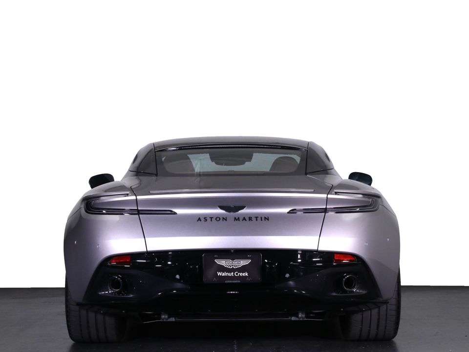 2025 Aston Martin DB12