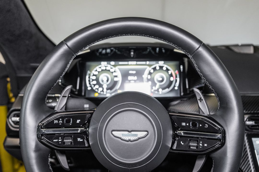 2025 Aston Martin Vantage