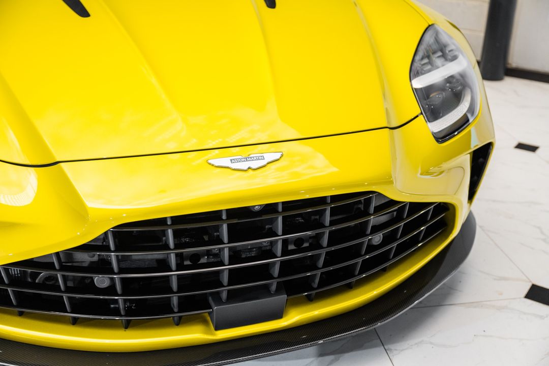 2025 Aston Martin Vantage