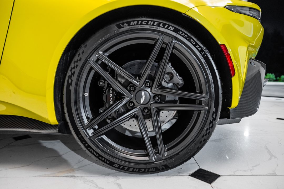 2025 Aston Martin Vantage