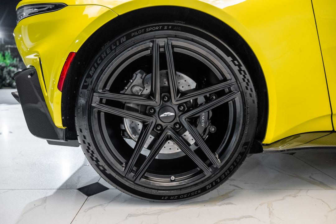 2025 Aston Martin Vantage