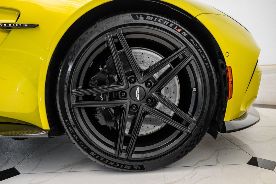 2025 Aston Martin Vantage