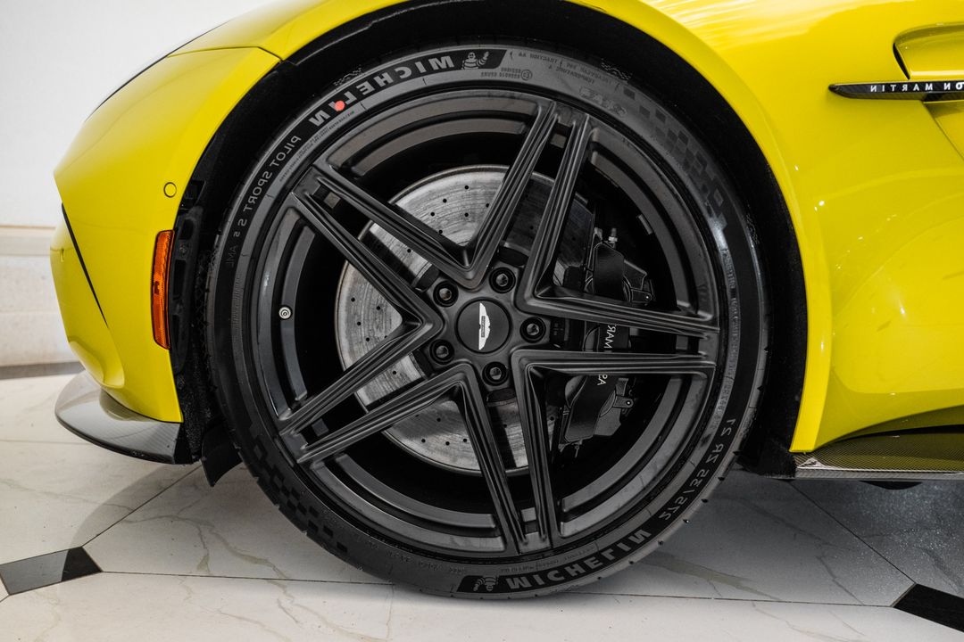 2025 Aston Martin Vantage