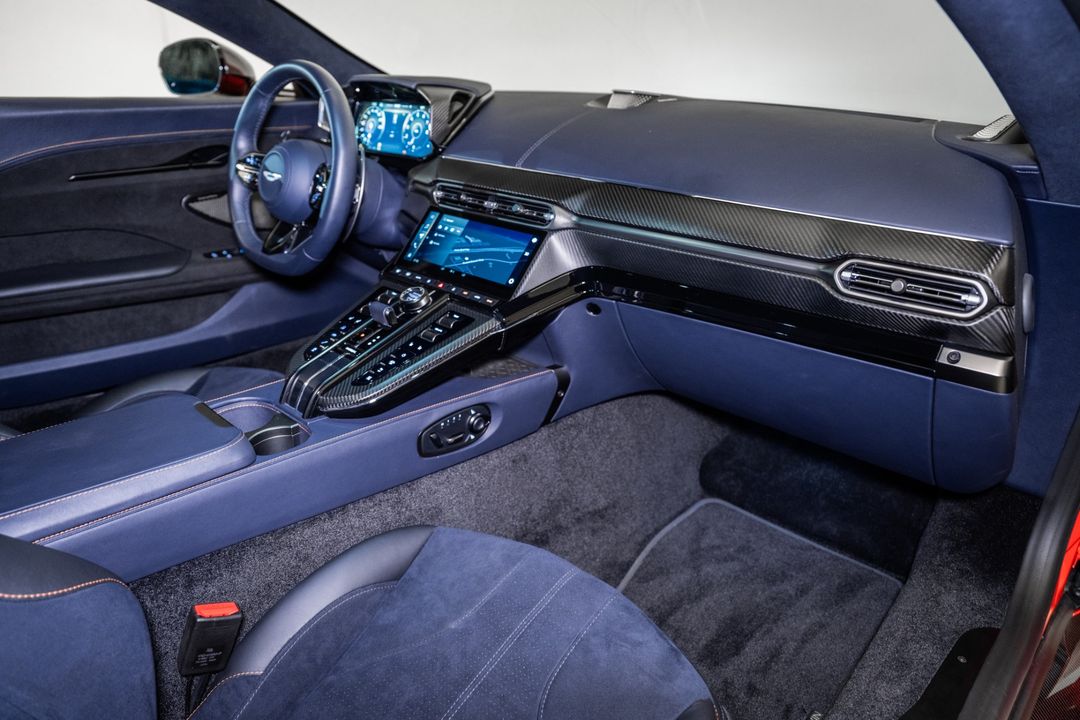 2025 Aston Martin Vantage