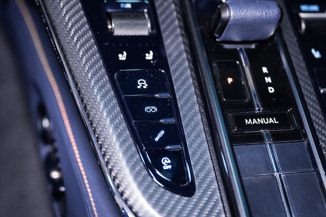 2025 Aston Martin Vantage
