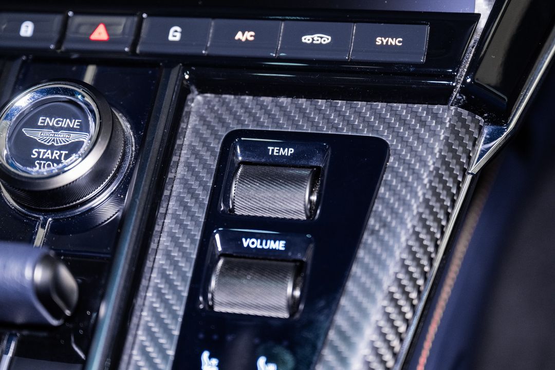 2025 Aston Martin Vantage