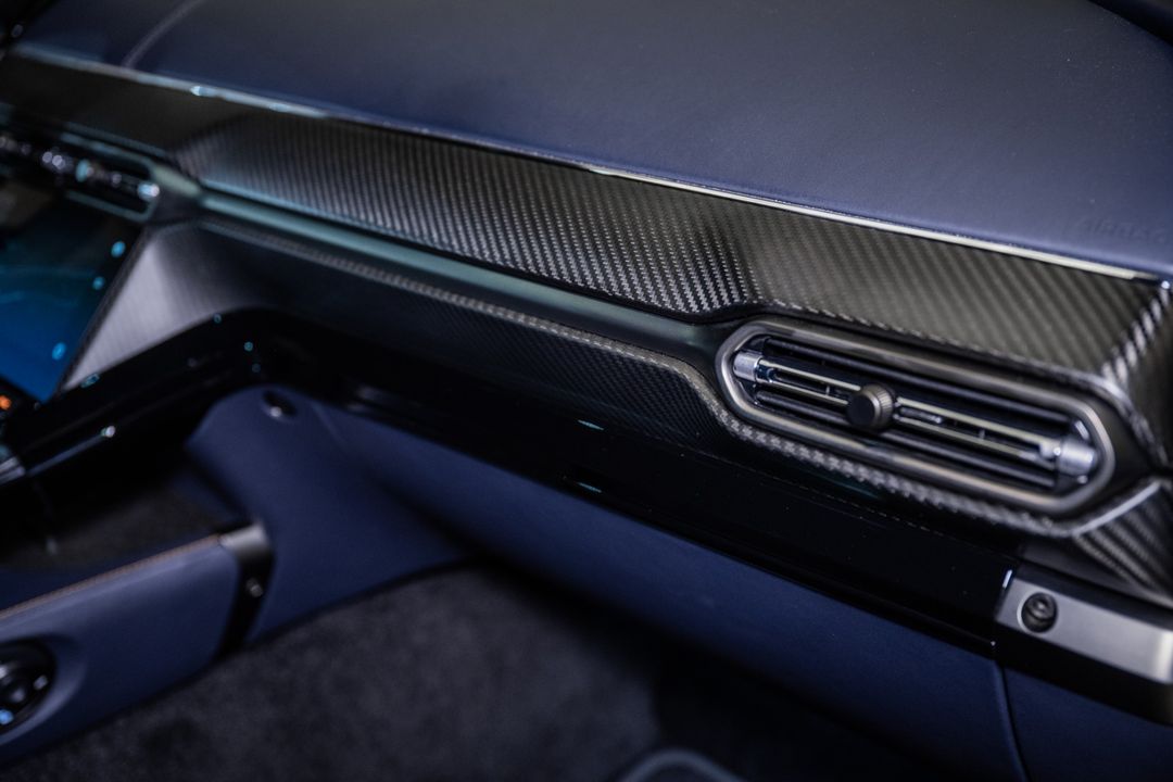 2025 Aston Martin Vantage