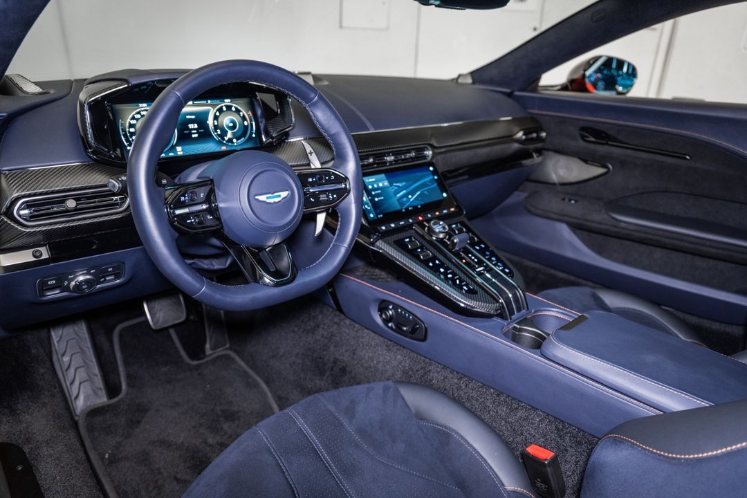 2025 Aston Martin Vantage