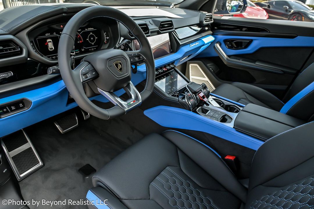 2025 Lamborghini Urus