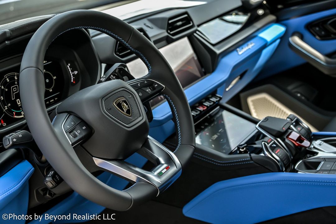 2025 Lamborghini Urus