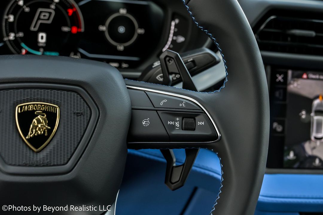 2025 Lamborghini Urus