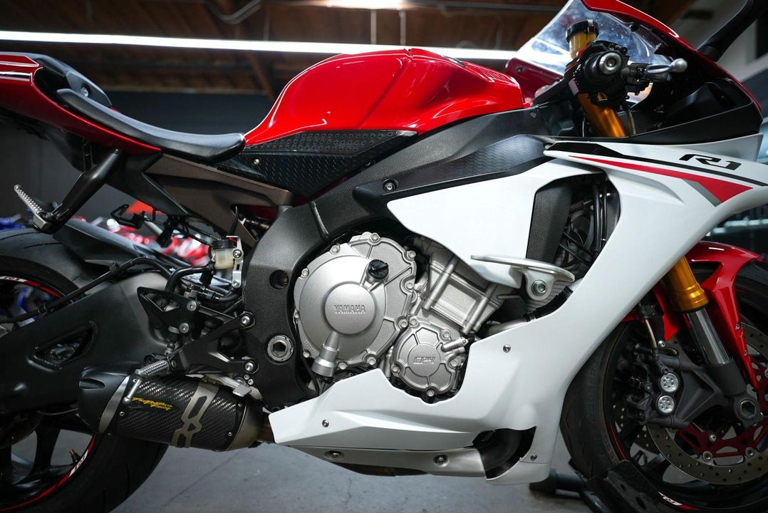 2015 Yamaha YZF-R1