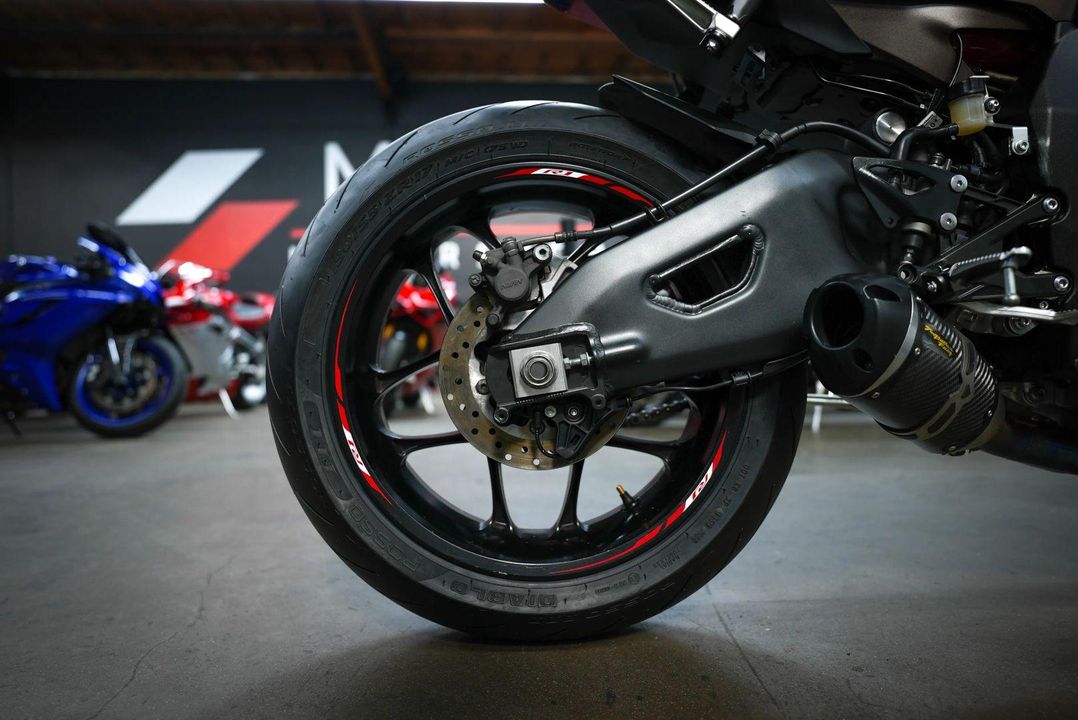 2015 Yamaha YZF-R1