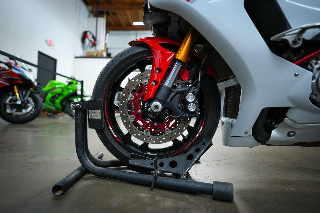 2015 Yamaha YZF-R1
