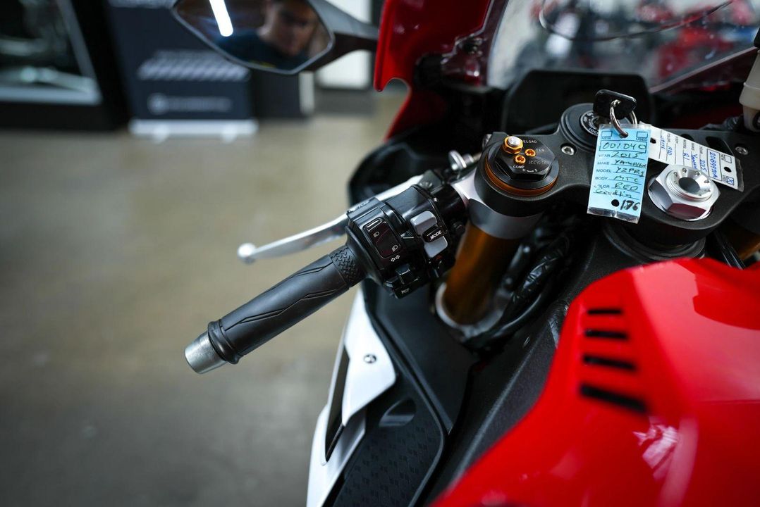 2015 Yamaha YZF-R1