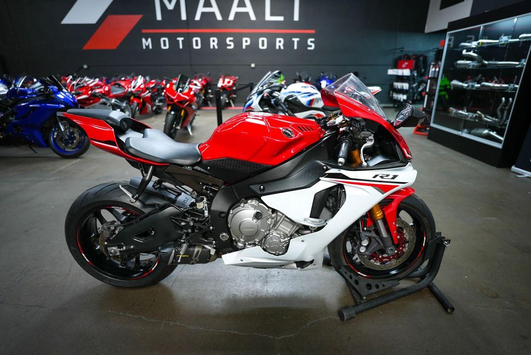 2015 Yamaha YZF-R1