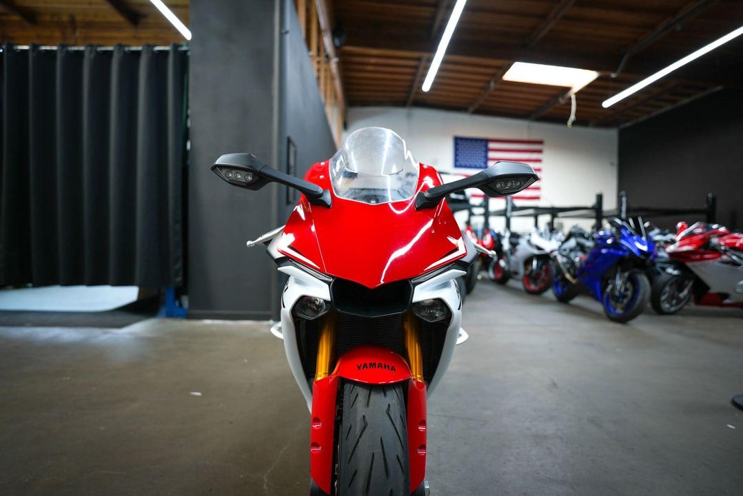 2015 Yamaha YZF-R1