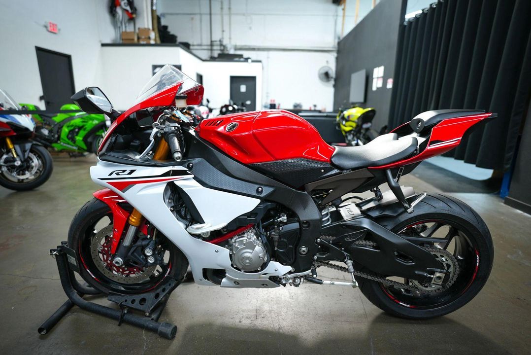 2015 Yamaha YZF-R1