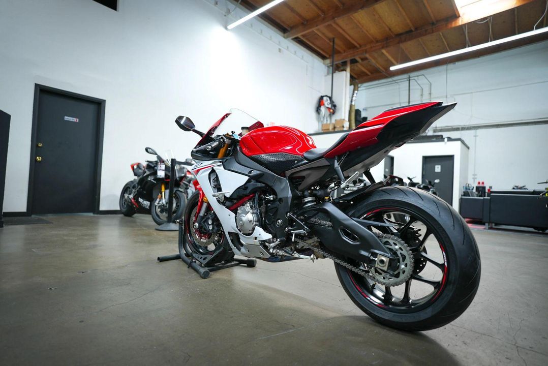 2015 Yamaha YZF-R1