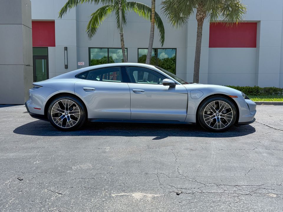 2022 Porsche Taycan