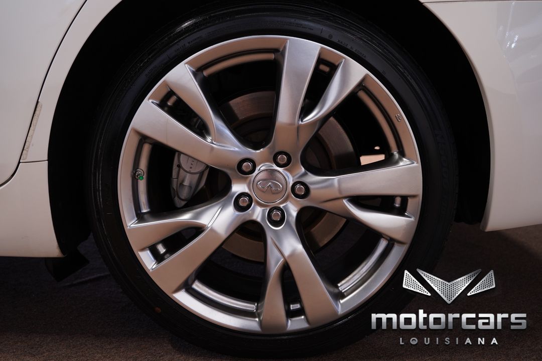 2015 INFINITI Q70L